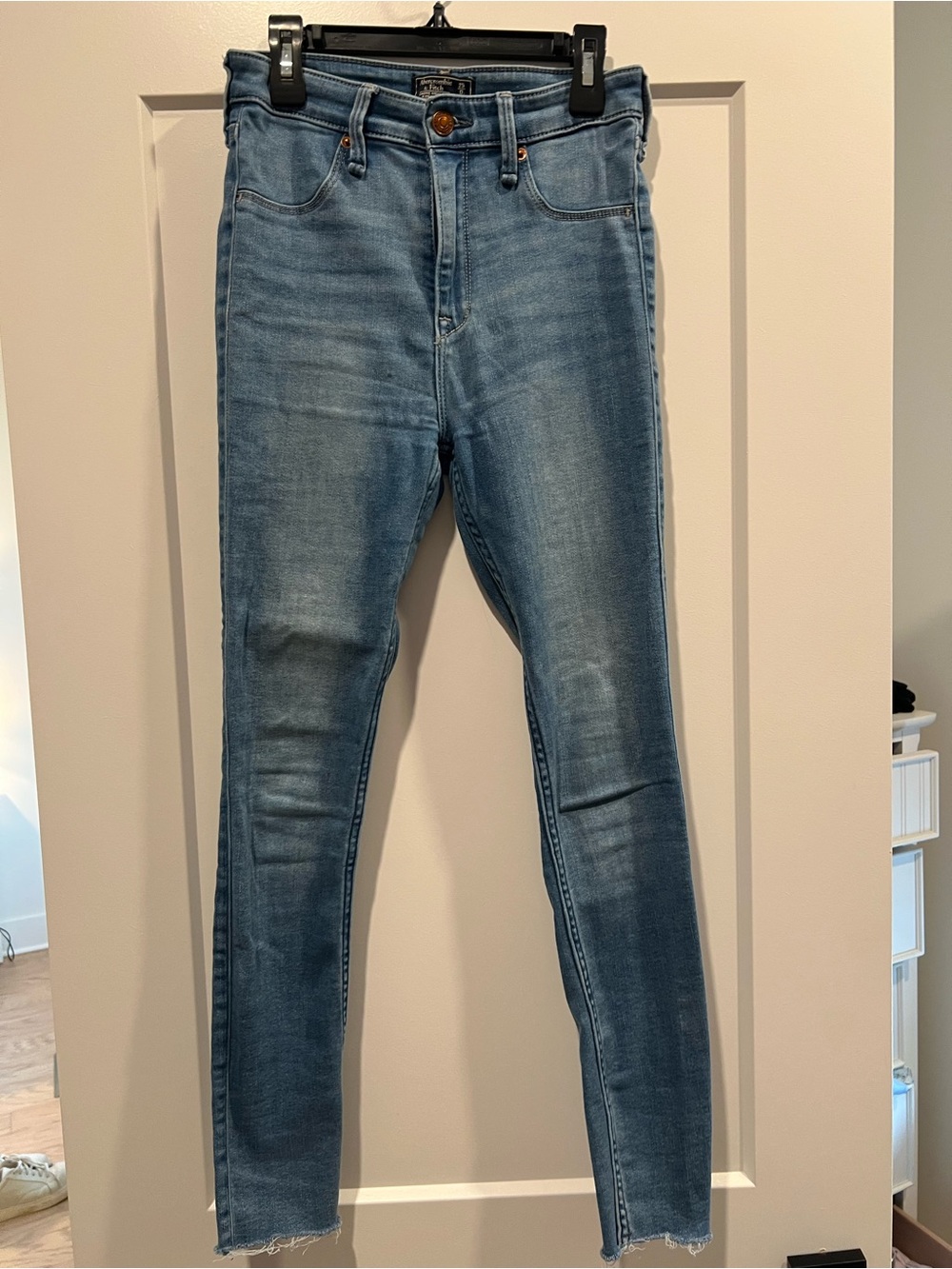Abercrombie & Fitch women’s Light Blue Stretchy Skinny Jeans